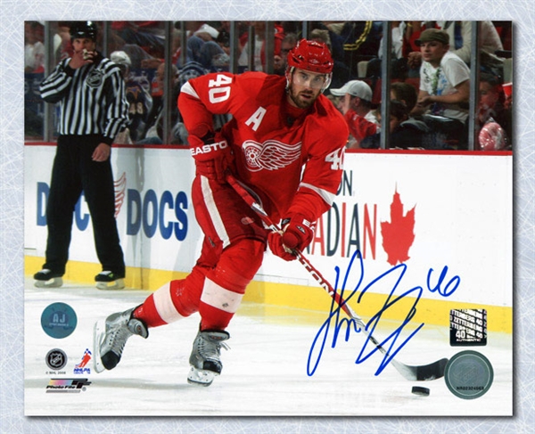 Henrik Zetterberg Detroit Red Wings Autographed Hockey Playmaker 16x20 Photo