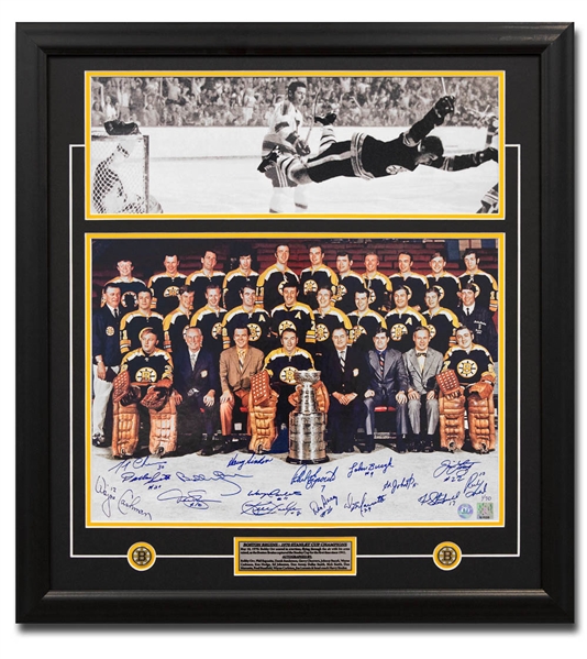 1970 Boston Bruins Stanley Cup 16 Player Team Signed Bobby Orr Goal 26x32 Frame