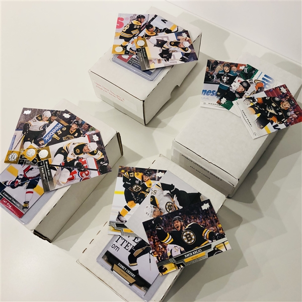 Lot of 4 full boxes of NHL Uppder Deck Hockey Cards - 800 Cards