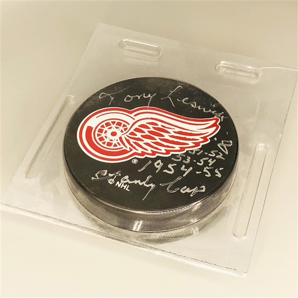 Tony Leswick Detroit Red Wings Autographed NHL Puck w/ 51-52 53-54 1954-55 Stanley Cups Note