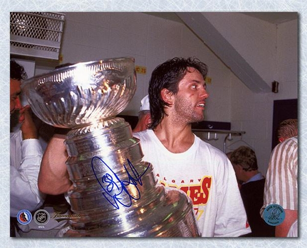 Doug Gilmour Calgary Flames Signed 1989 Stanley Cup 8x10 Photo